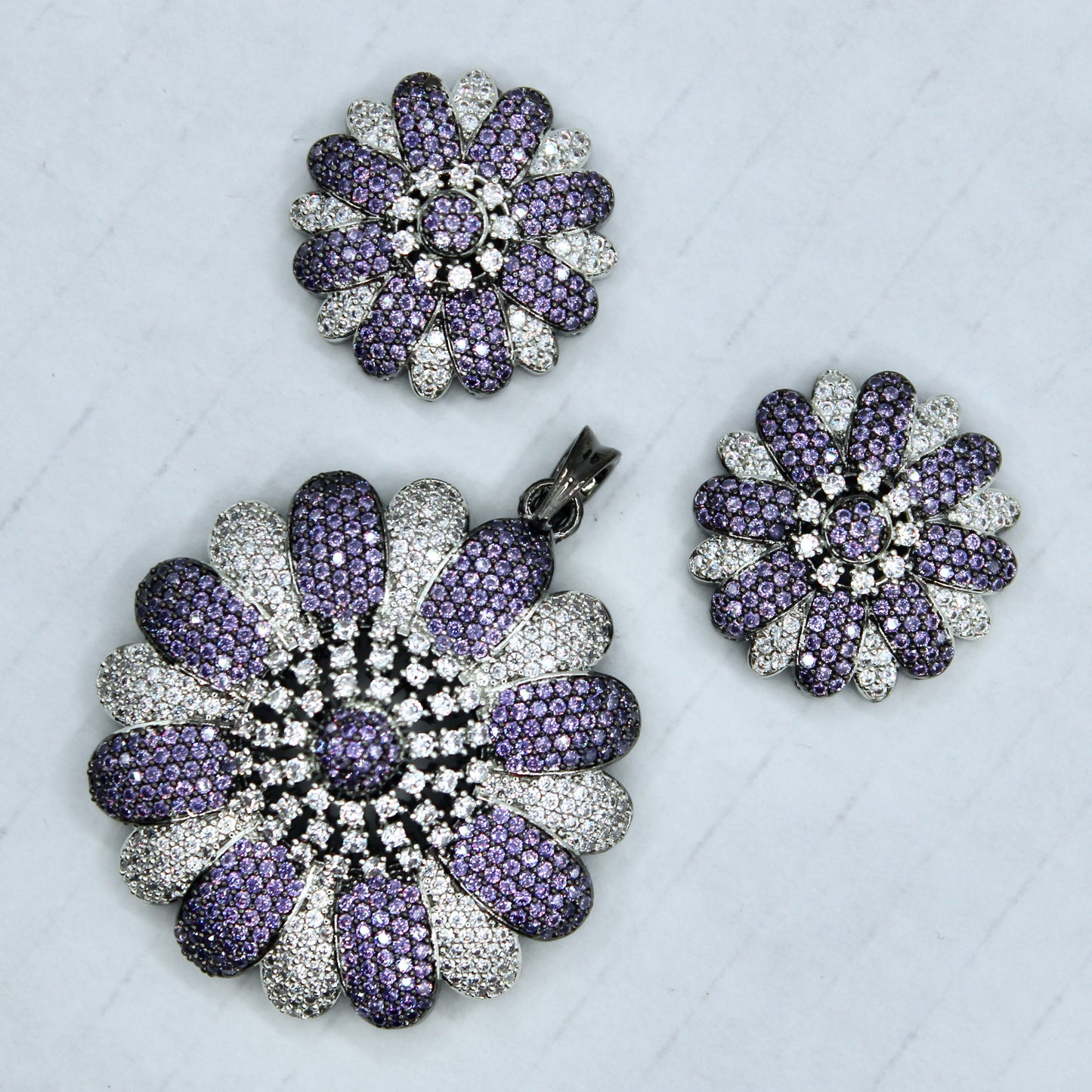 Contrasting Floral Cubic Zirconia Pendant Set - E2282