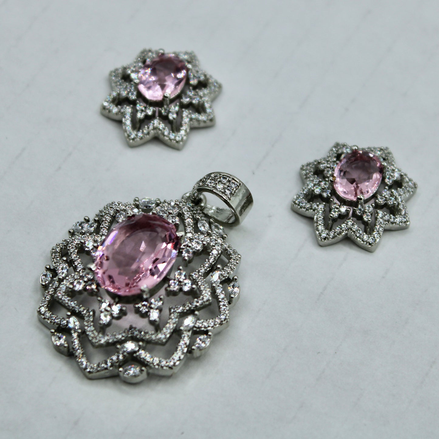 Oval-Cut Floral Cubic Zirconia Pendant Set - E2276