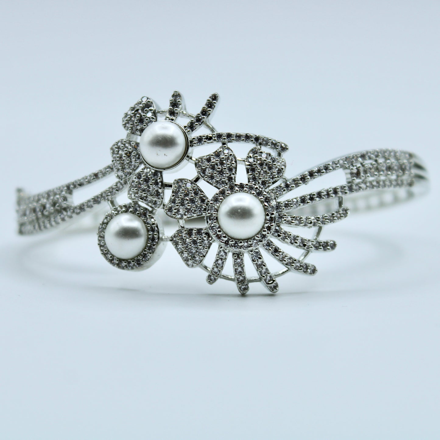 Faux Pearl and Cubic Zirconia Bracelet - E2310