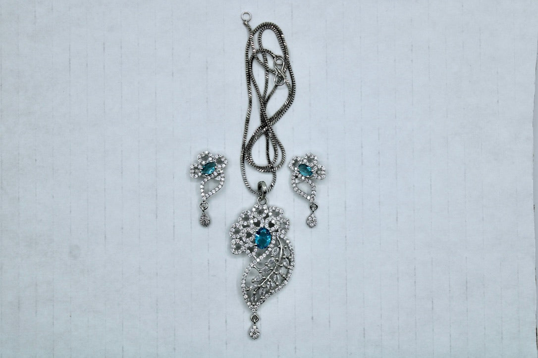 Oval and Marquis Cut Cubic Zirconia Pendant Set - E2291