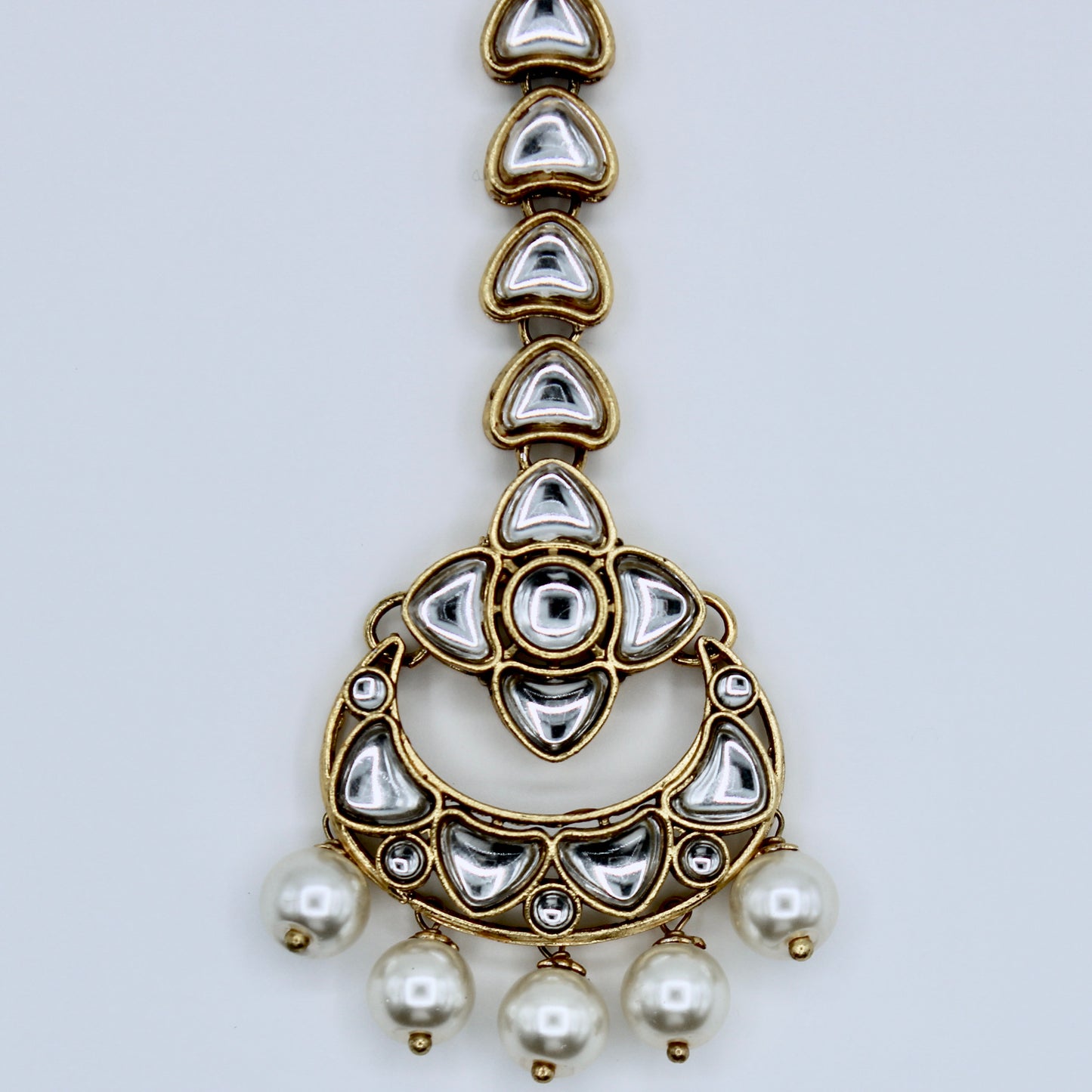 Kundan and Faux Pearl Teeka - E517