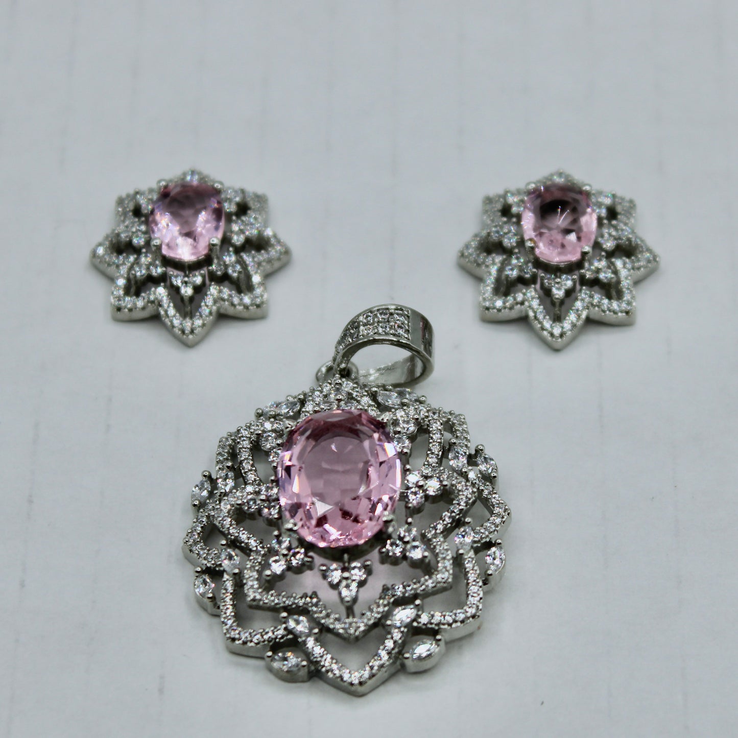 Oval-Cut Floral Cubic Zirconia Pendant Set - E2276