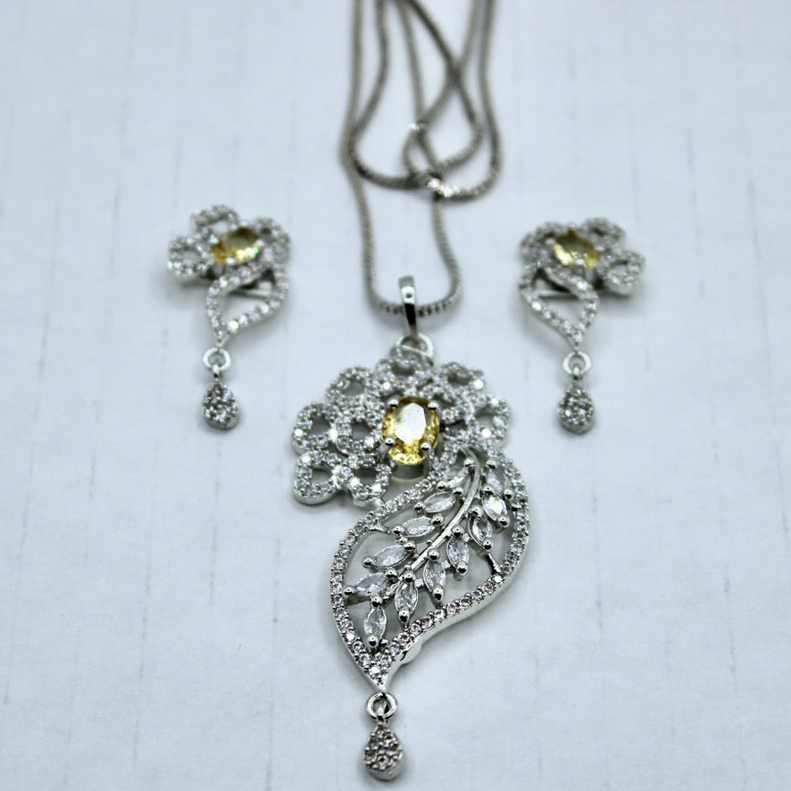 Oval and Marquis Cut Cubic Zirconia Pendant Set - E2291