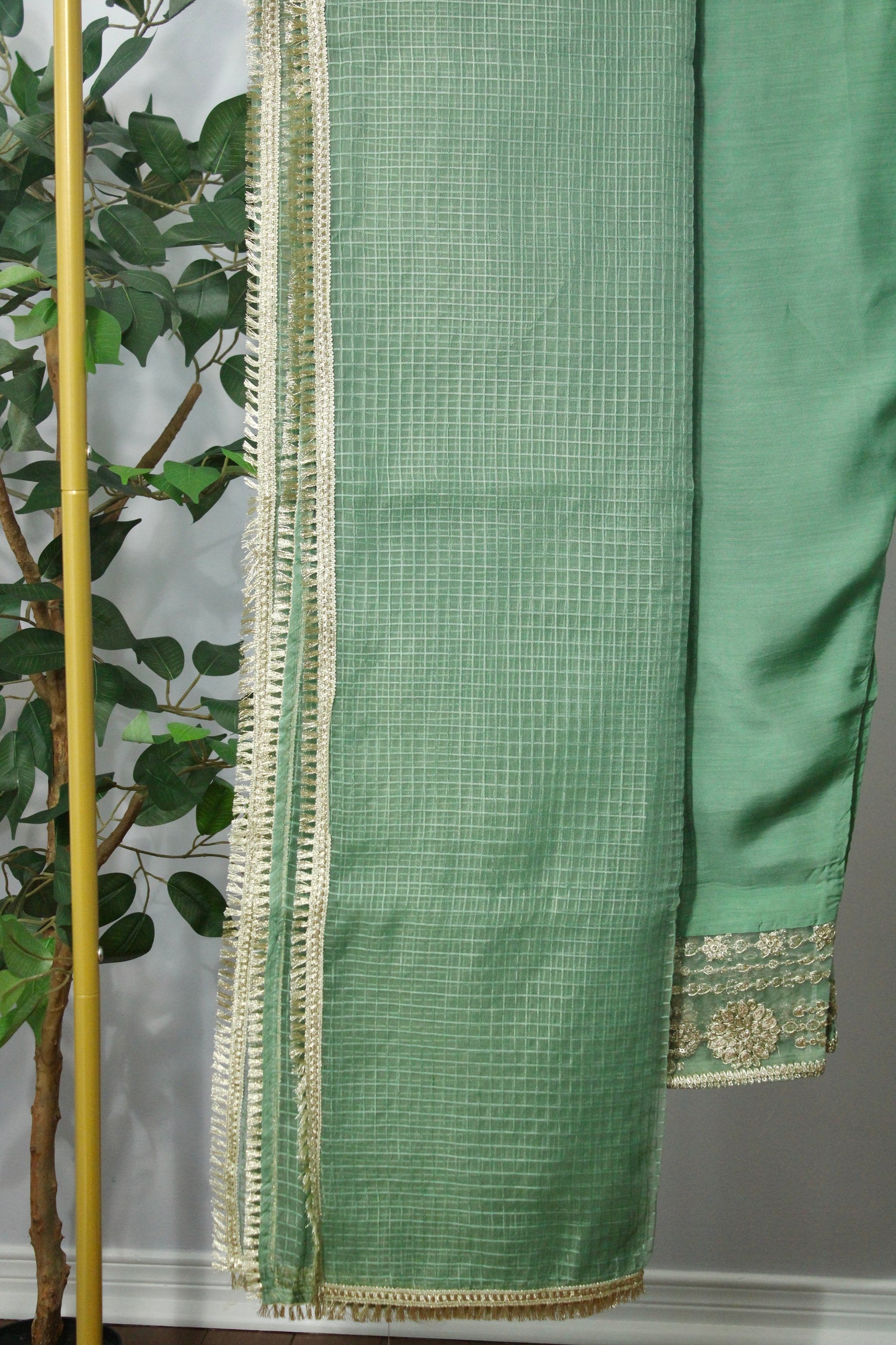 Suhana - E78697