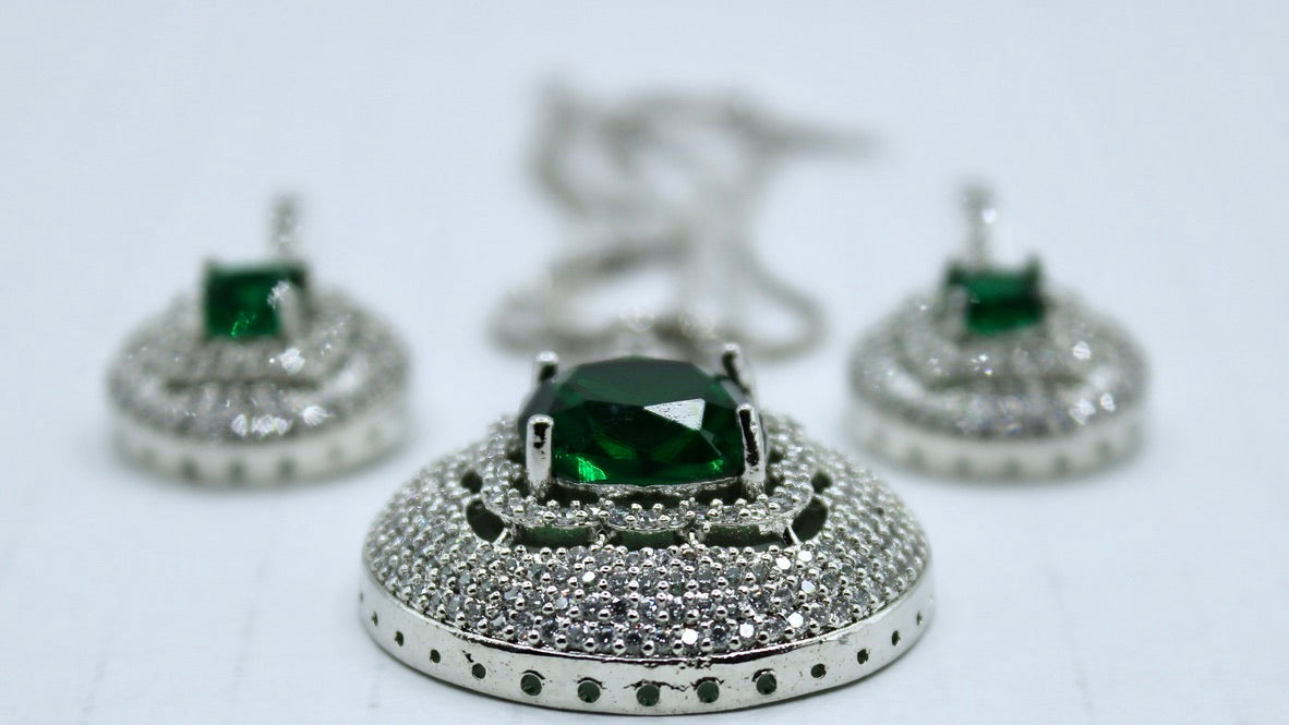 Cushion-Cut Cubic Zirconia Pendant Set - E2288