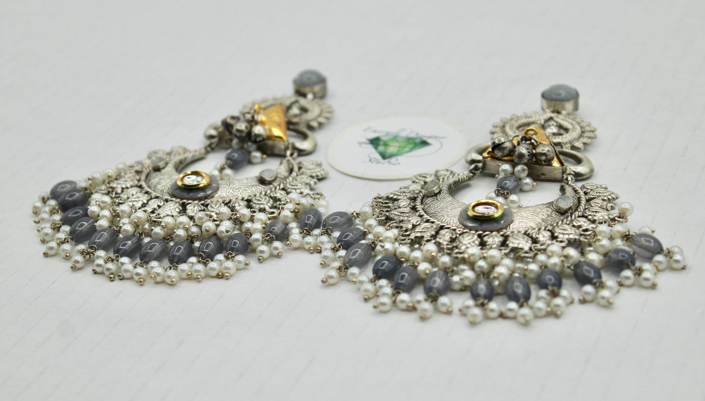 Two-Toned Oxidized Earrings With Monalisa - E1157