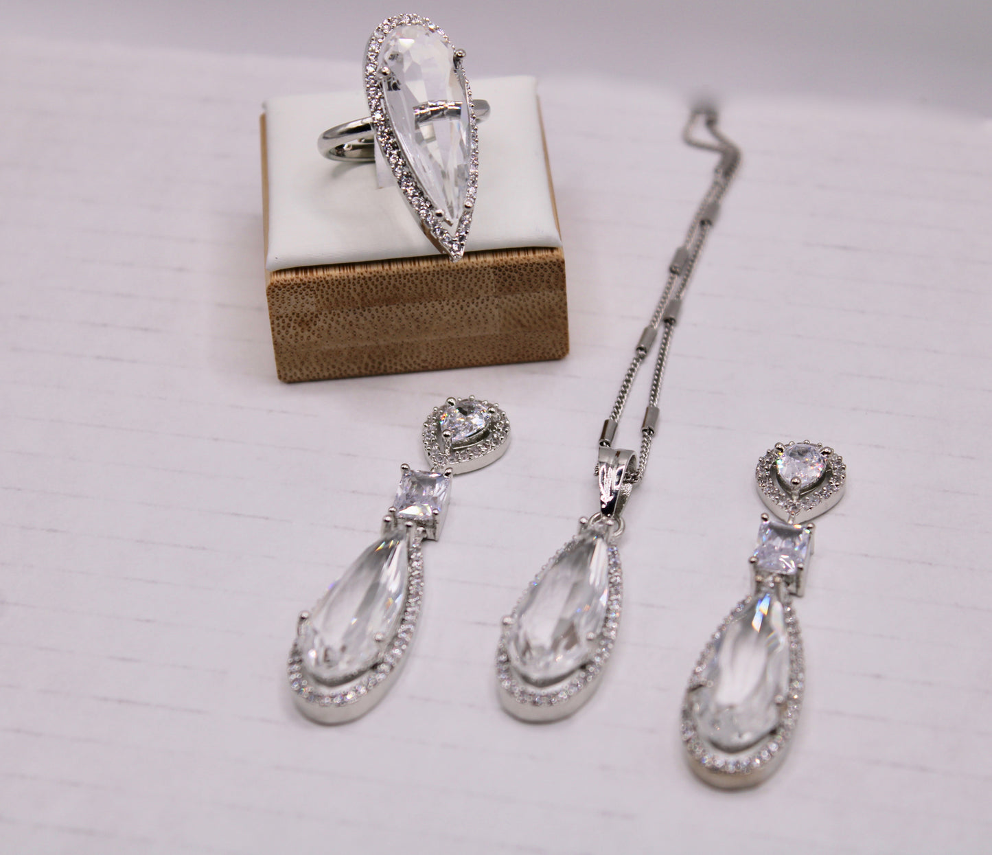 Pear-Cut Cubic Zirconia Pendant Set - E685