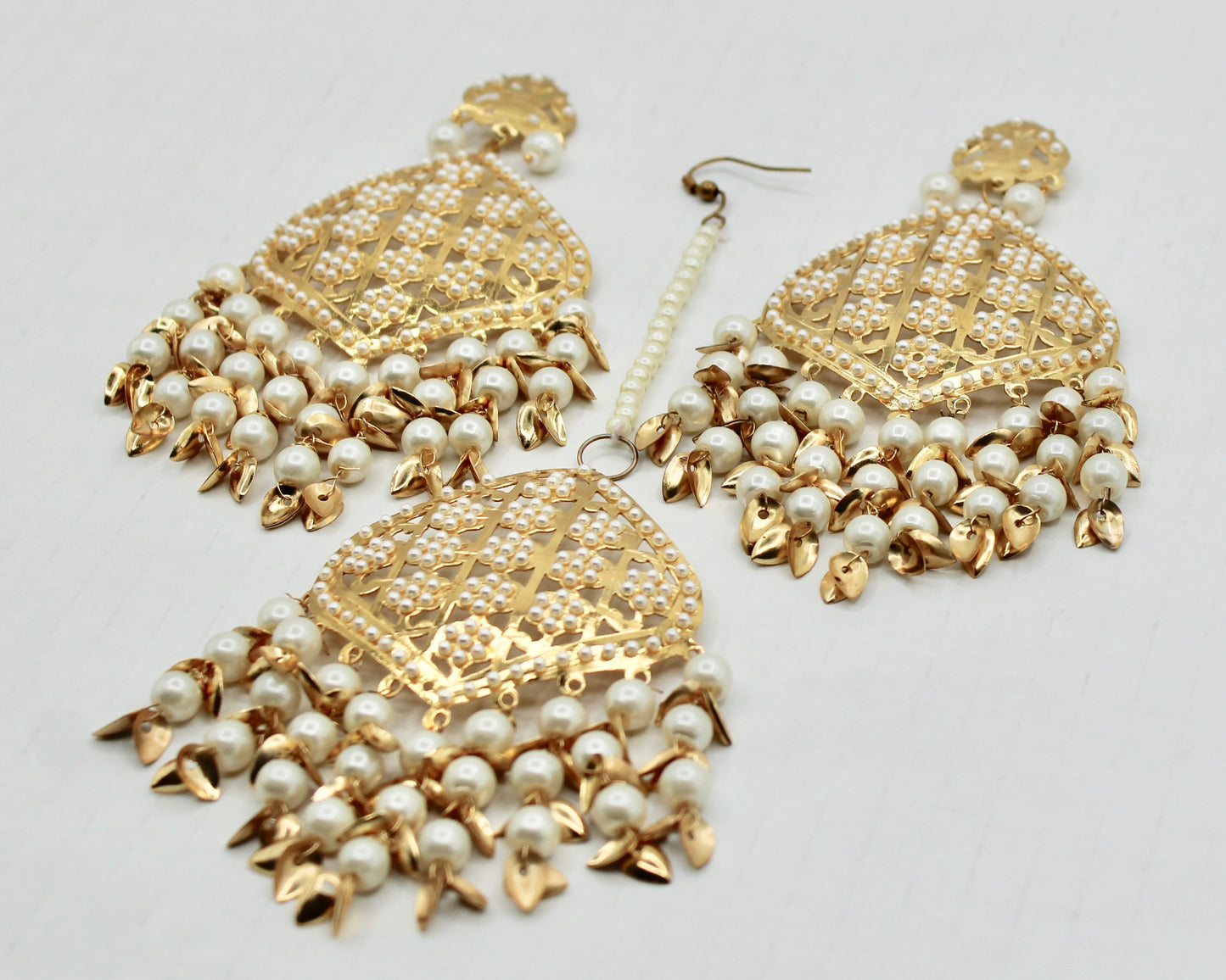 Traditional Faux Pearl Teeka Set - E1318