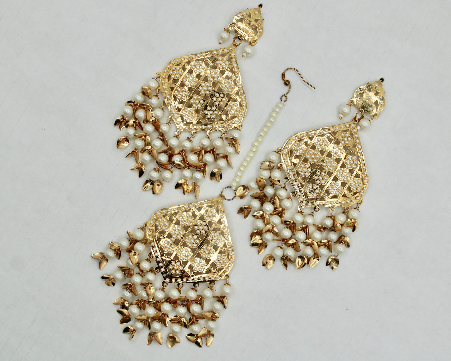 Traditional Faux Pearl Teeka Set - E1318
