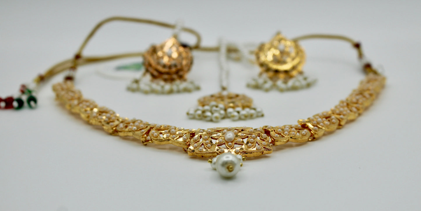 Traditional Gold-Plated Necklace Set - E114