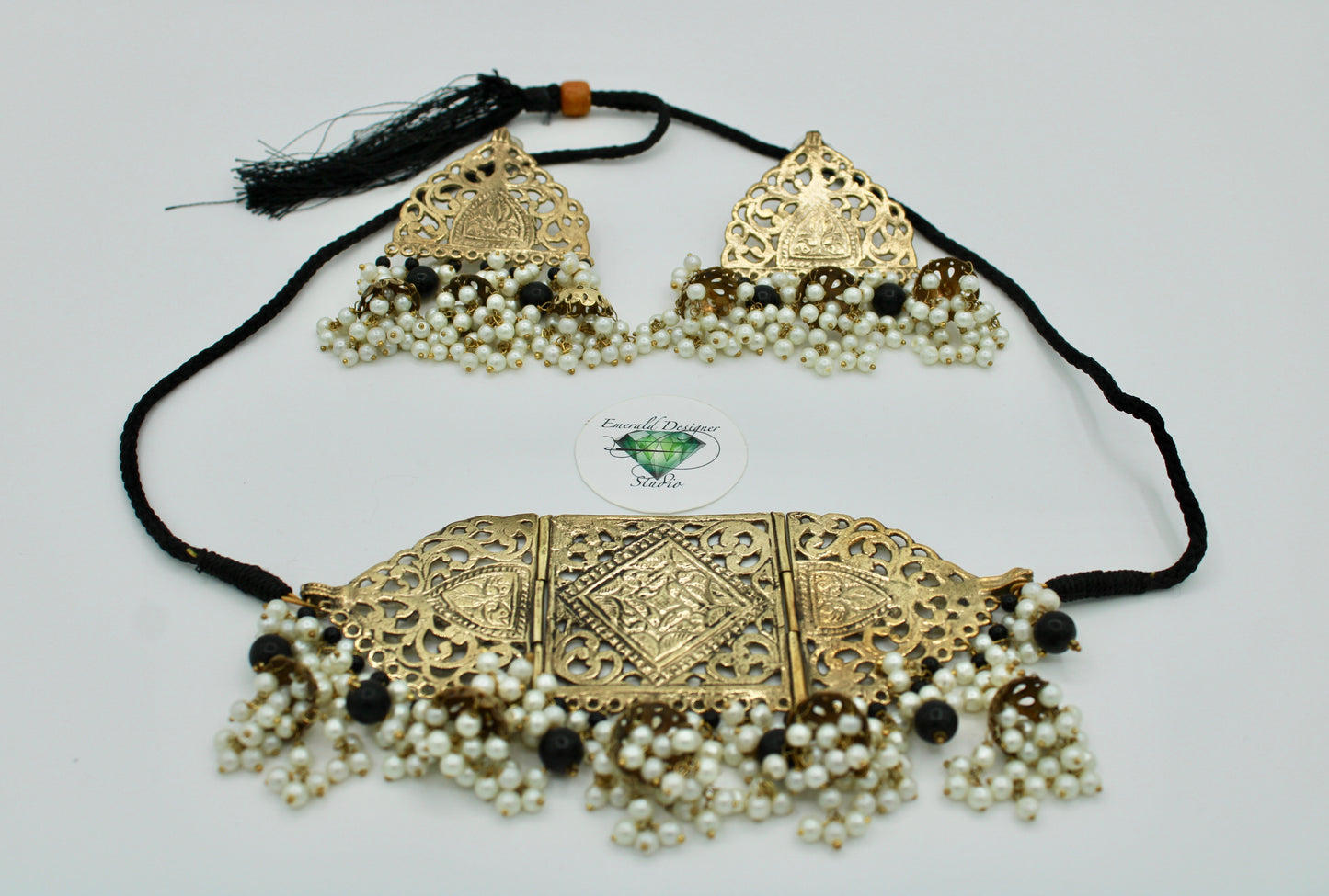 Oxidized Choker Set with Beads and Faux Pearls - E117