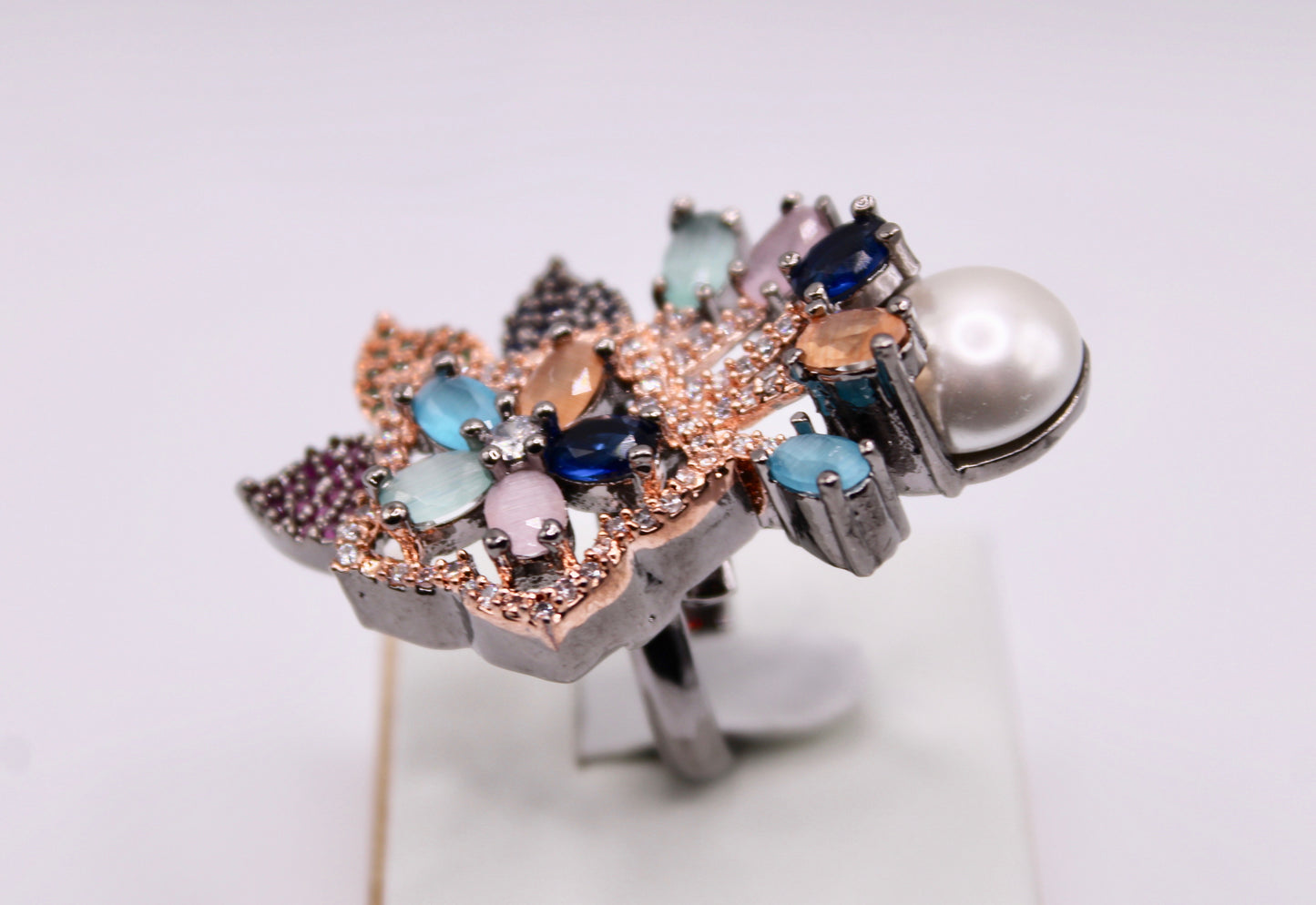 Faux Pearl And Cubic Zirconia Cocktail Ring - E870