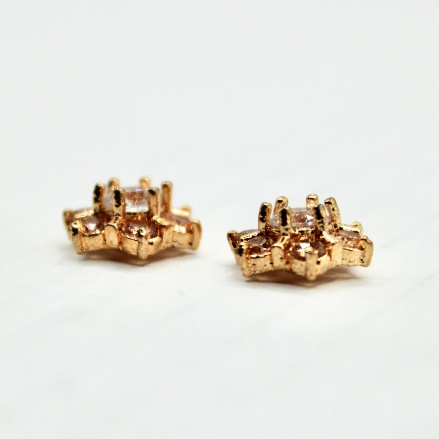 Two-Toned Floral Traditional Cubic Zirconia Studs - E2341