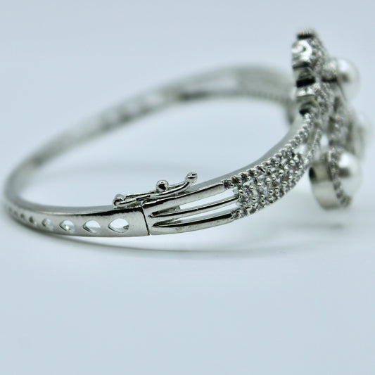 Faux Pearl and Cubic Zirconia Bracelet - E2310