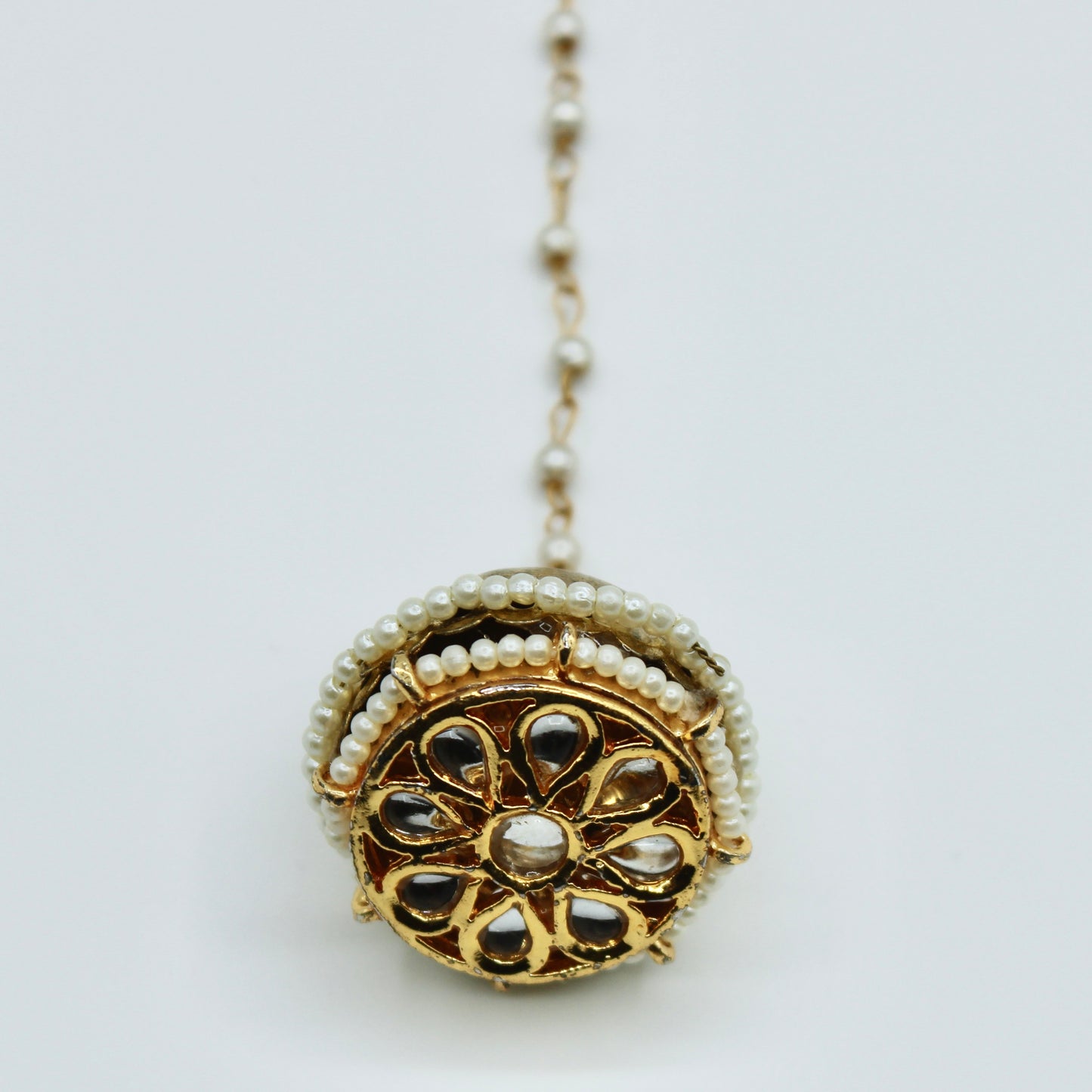 Kundan Rajistani Teeka with Bead Detailing - E529