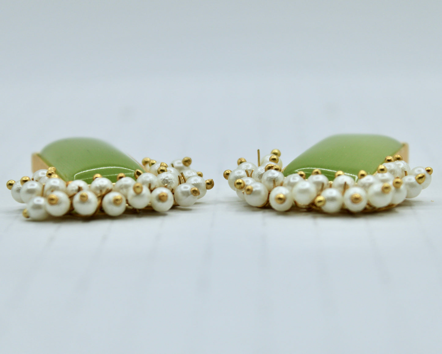 Traditional Faux Pearl Studs - E2315