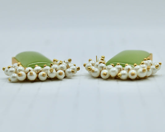Traditional Faux Pearl Studs - E2315
