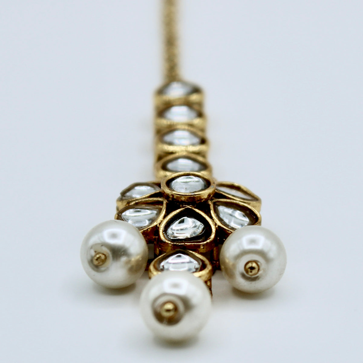 Kundan and Faux Pearl Teeka - E518