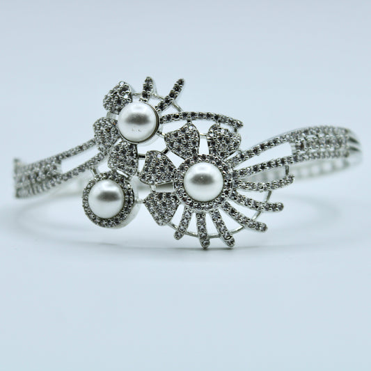 Faux Pearl and Cubic Zirconia Bracelet - E2310