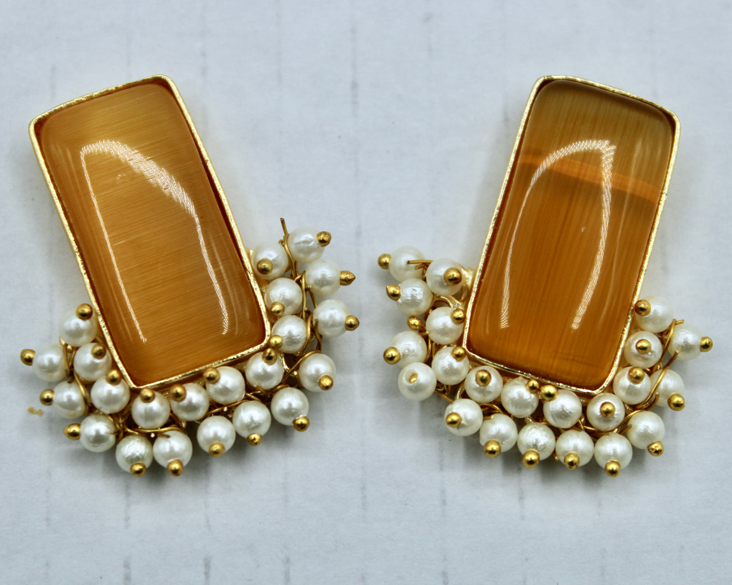 Traditional Faux Pearl Studs - E2315