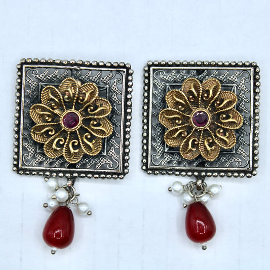 Two-Toned Oxidized Studs - E2352