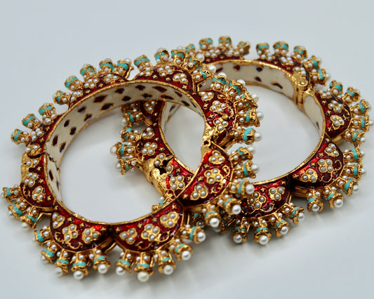 Scalloped Meena Kari and Kundan Kada - E2222
