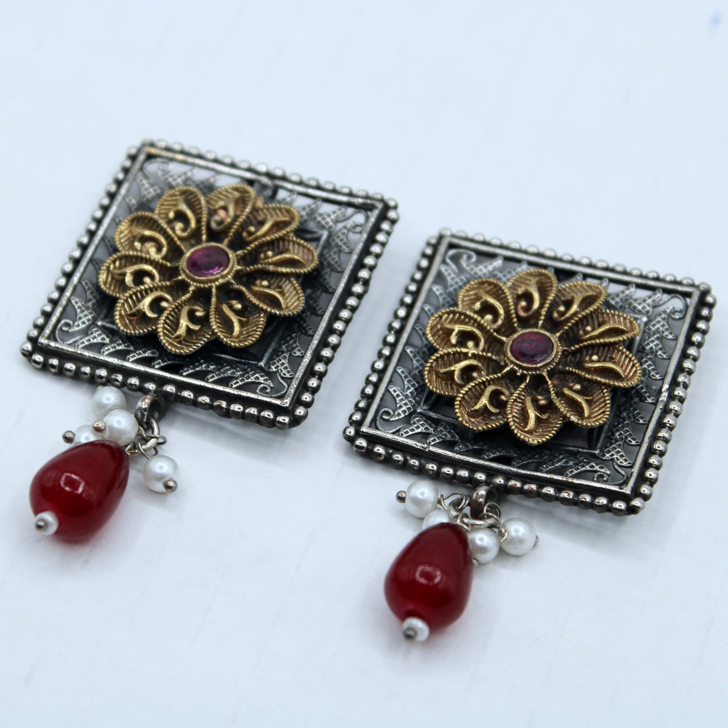 Two-Toned Oxidized Studs - E2352