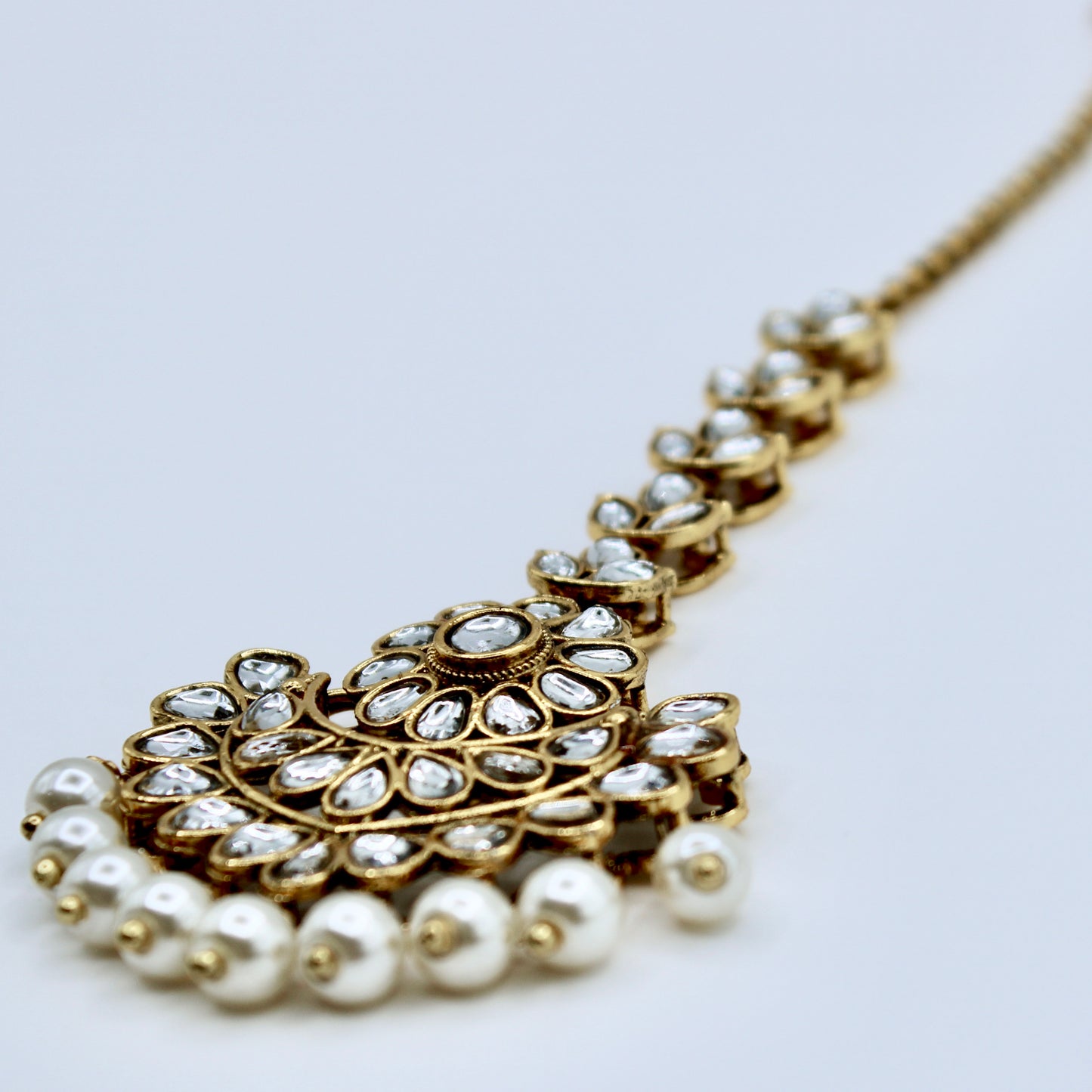 Traditional Kundan and Faux Pearl Teeka - E519