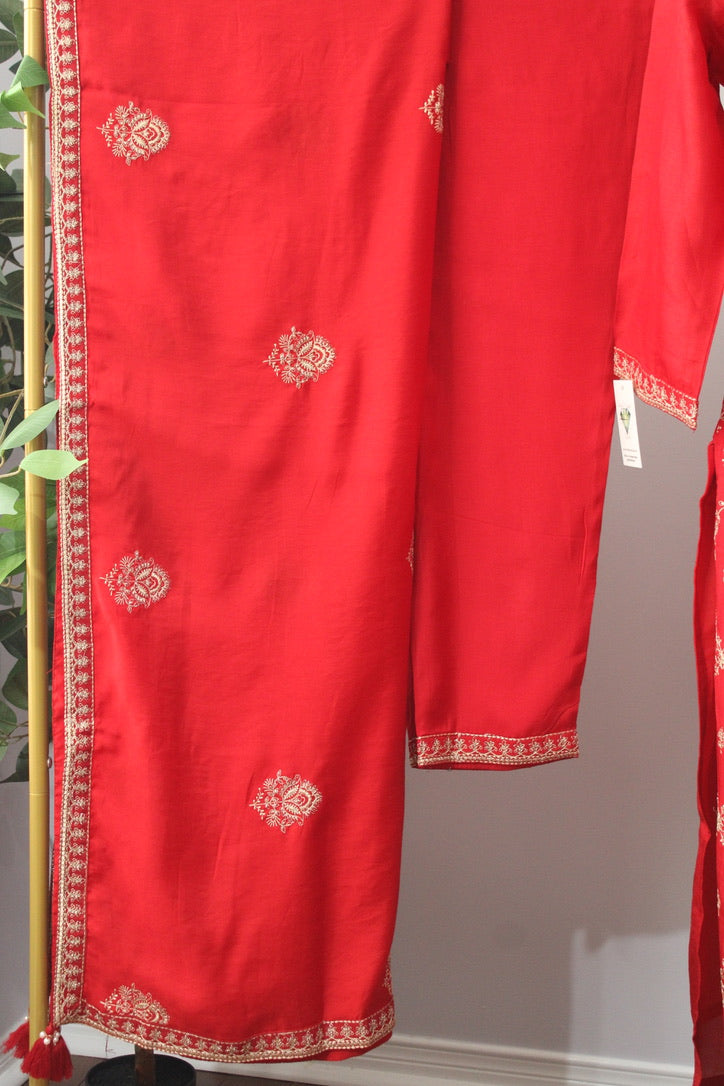 Vermilion Charm - E8891