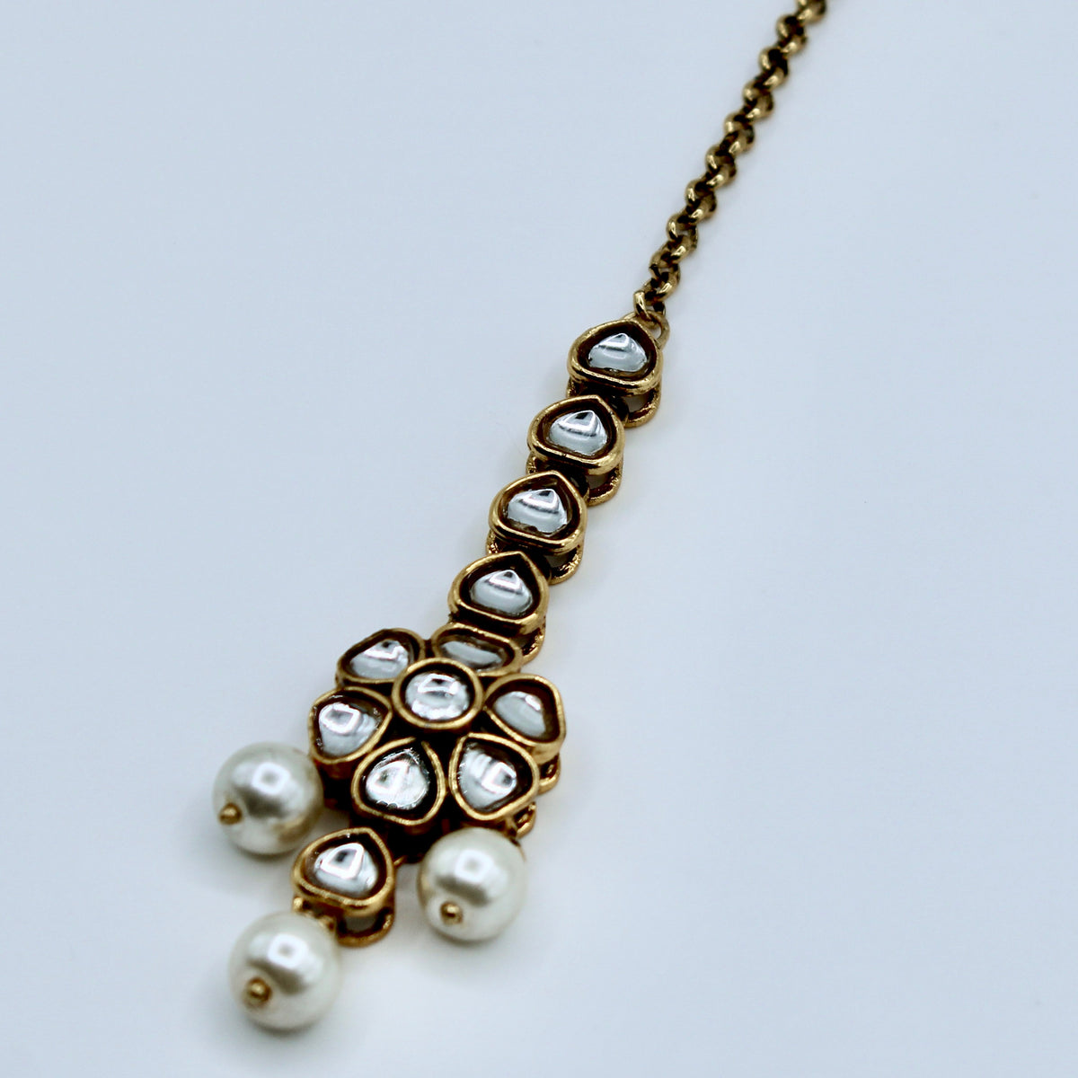 Kundan and Faux Pearl Teeka - E518