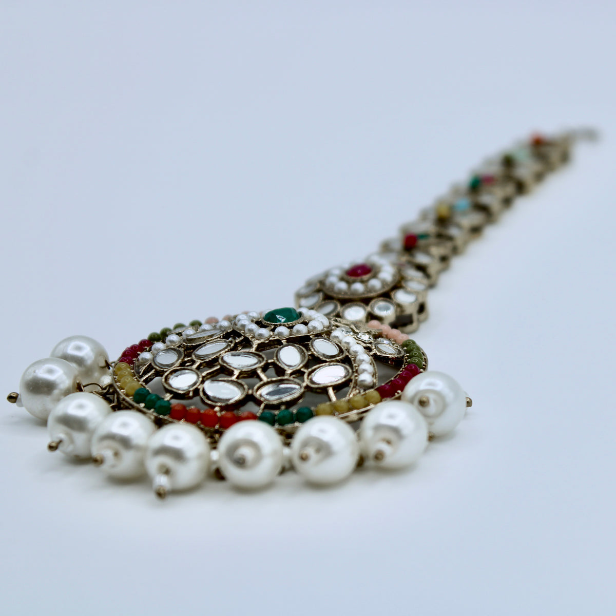 Sheesha Kundan and Acrylic Bead Teeka - E516