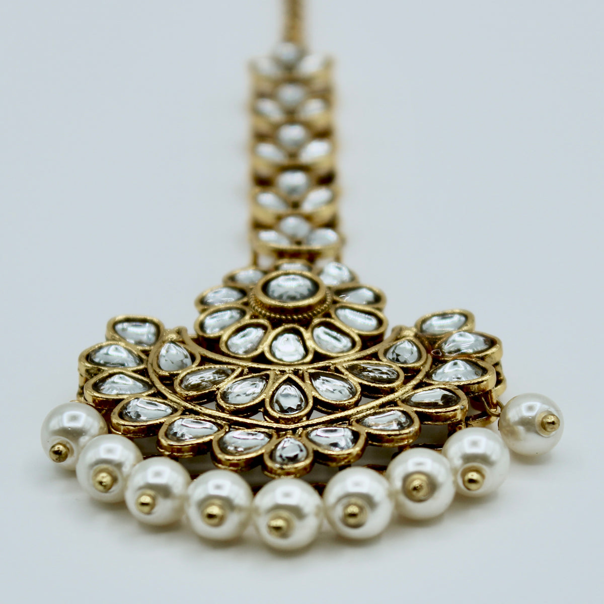 Traditional Kundan and Faux Pearl Teeka - E519