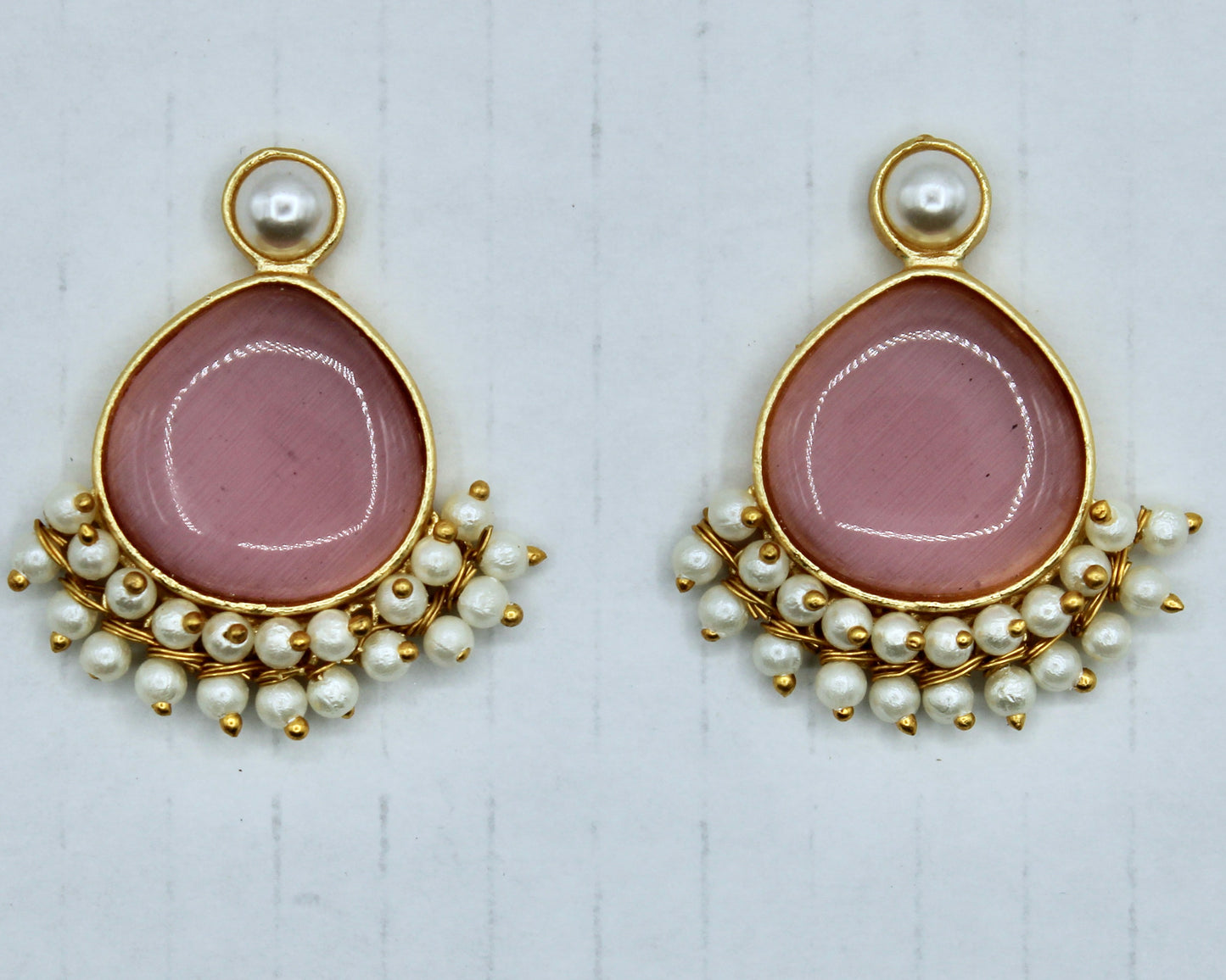 Traditional Faux Pearl Studs - E2314