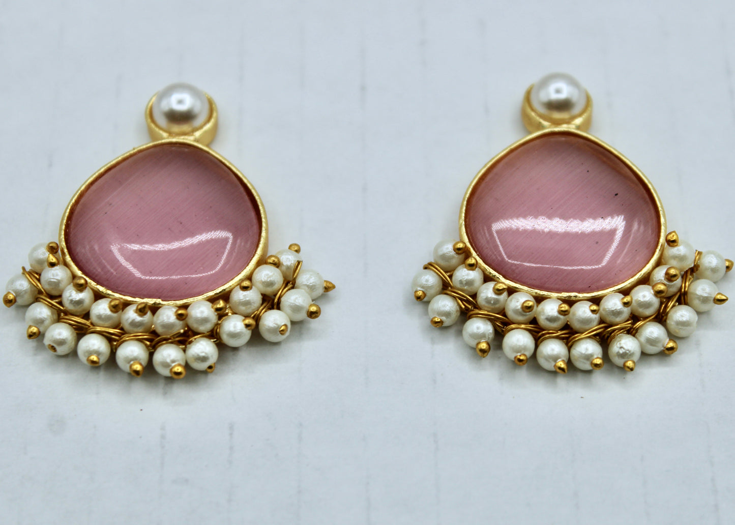 Traditional Faux Pearl Studs - E2314