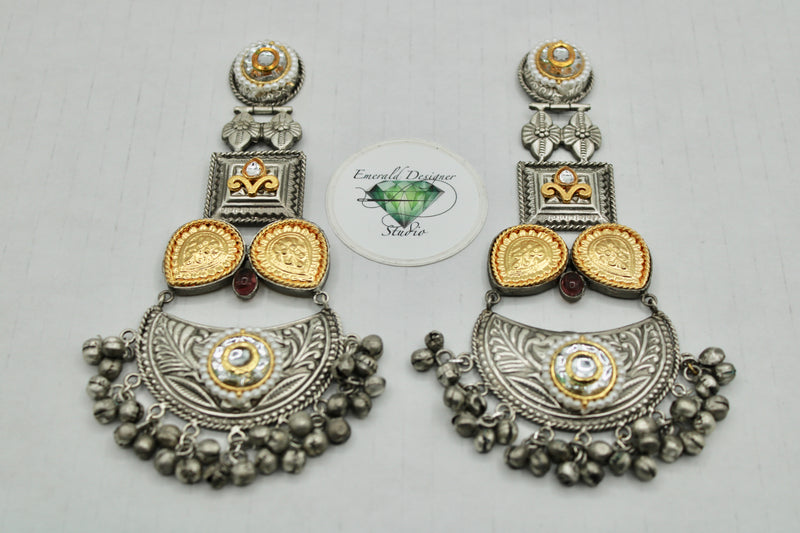 Two-Toned Oxidized Earrings With Ghnugroo Detailing - E1260