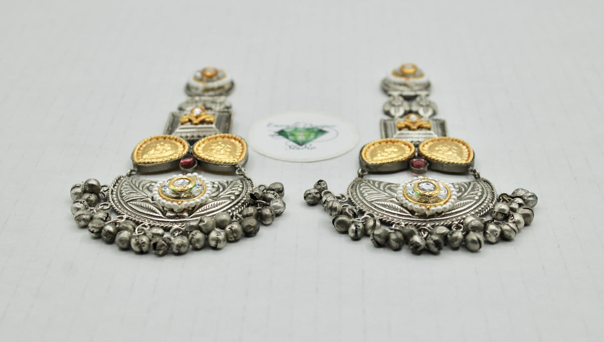 Two-Toned Oxidized Earrings With Ghnugroo Detailing - E1260