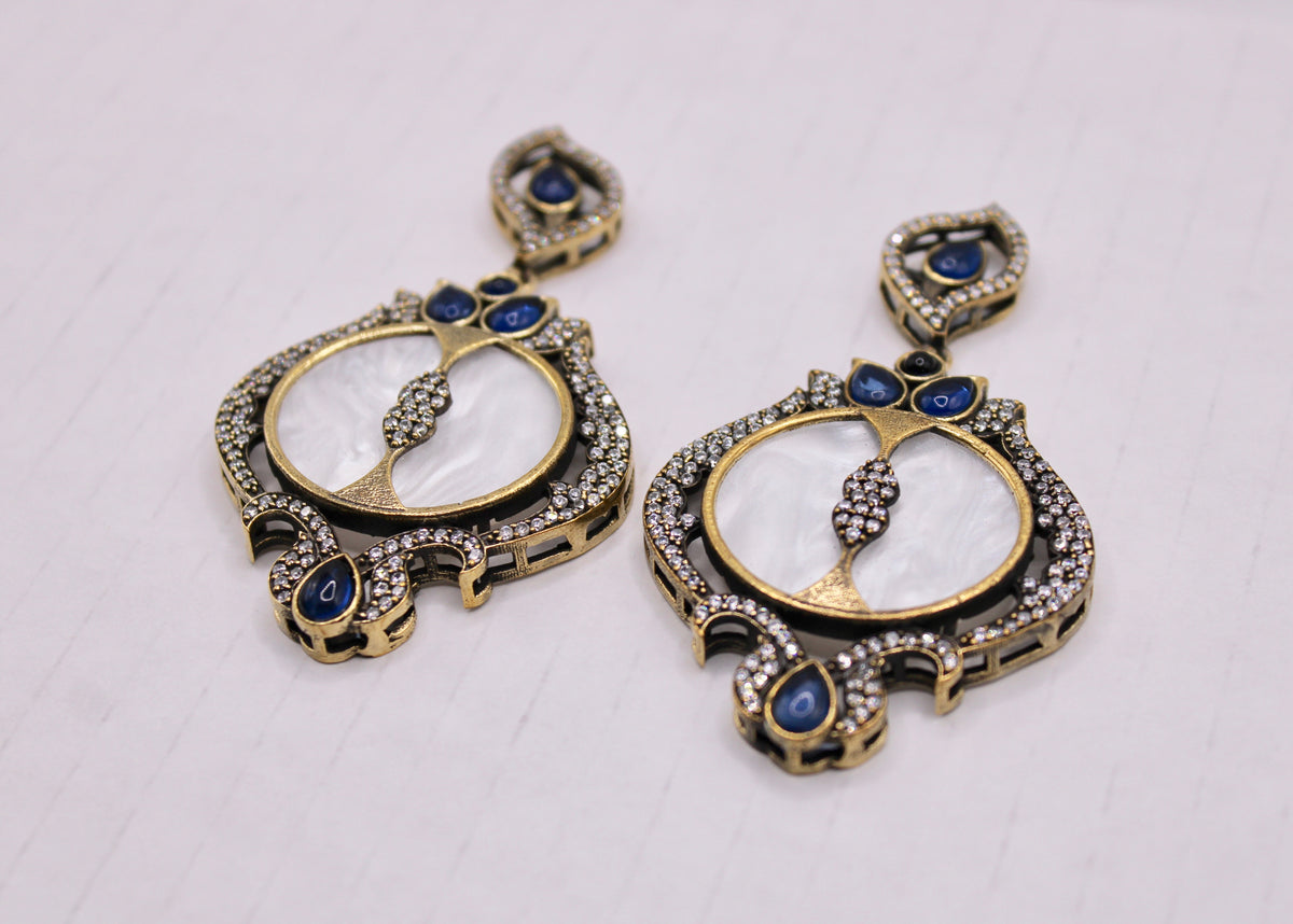 Oxidized Earrings With Cubic Zirconia and Nacre - E1124