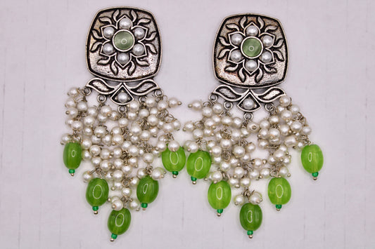 Oxidized Earrings With Faux Pearls And Mona Lisa - E1267