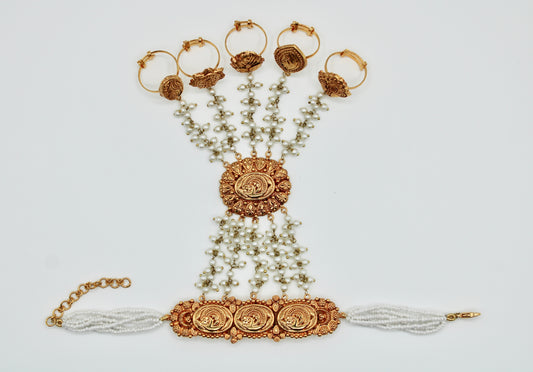 Rajwadi Bracelet With Connected Rings - E2513