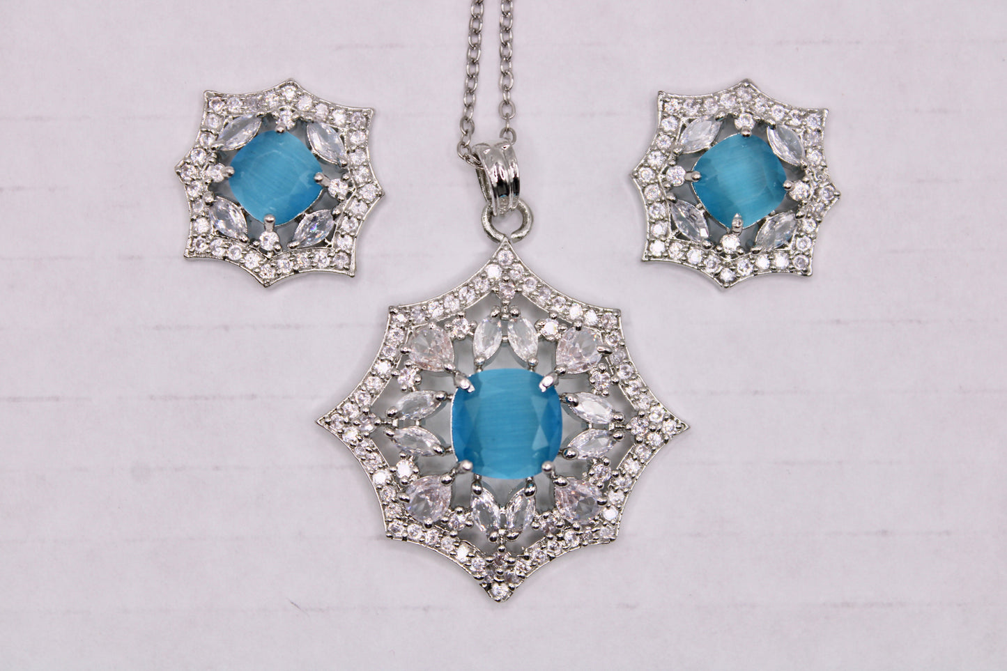 Oval-Cut Cubic Zirconia Pendant Set - E779