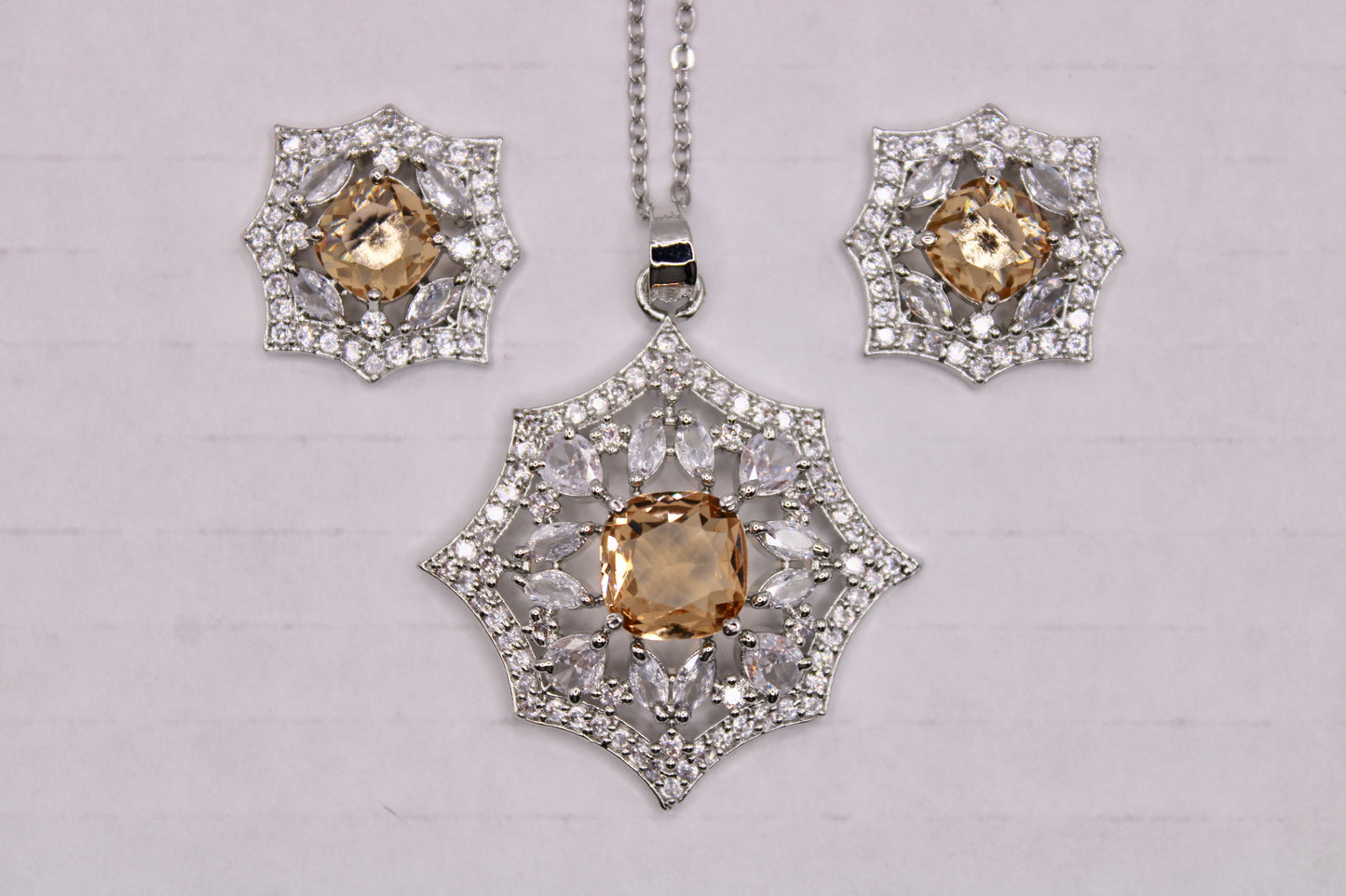 Oval-Cut Cubic Zirconia Pendant Set - E779