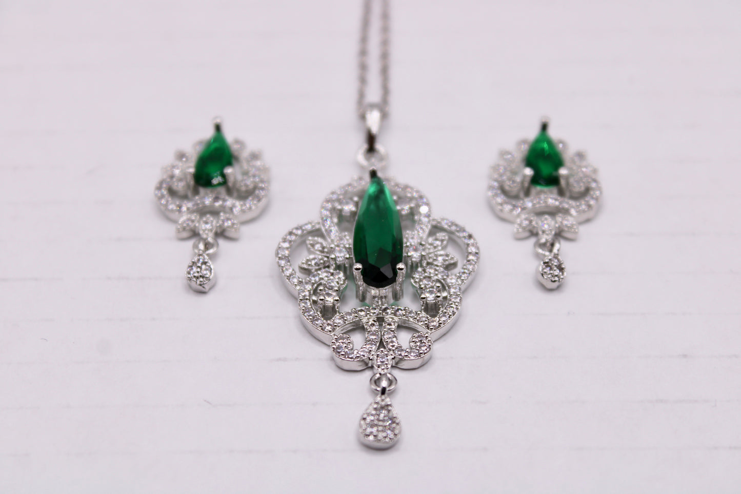 Cubic Zirconia Pendant Set - E872