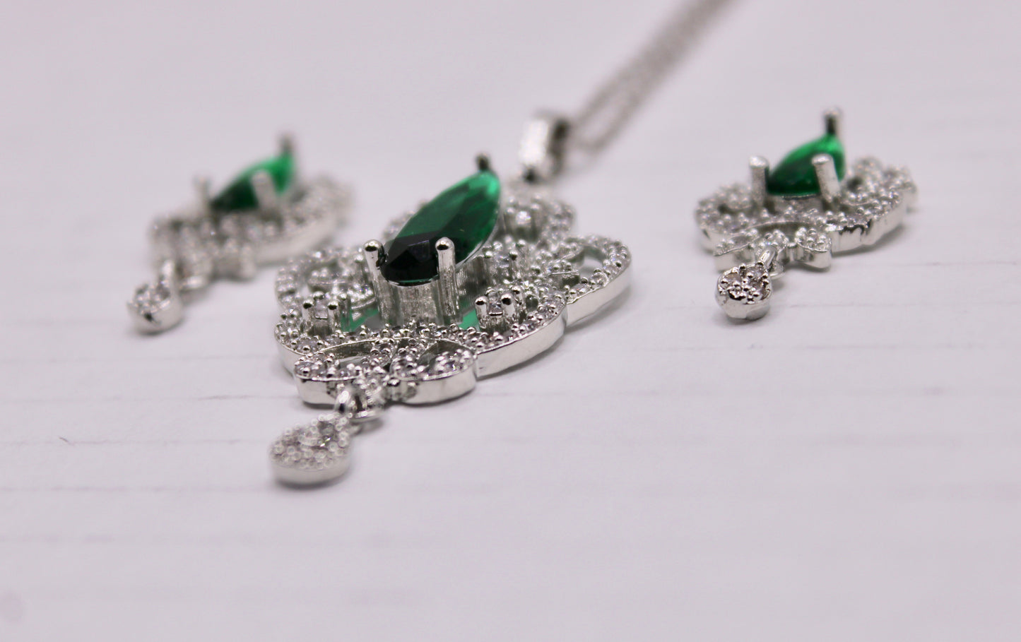 Cubic Zirconia Pendant Set - E872