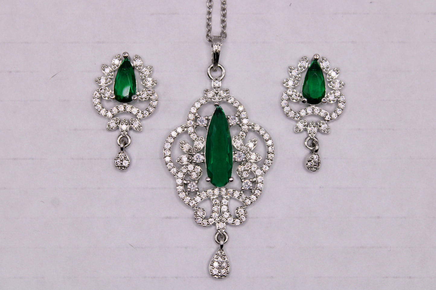 Cubic Zirconia Pendant Set - E872