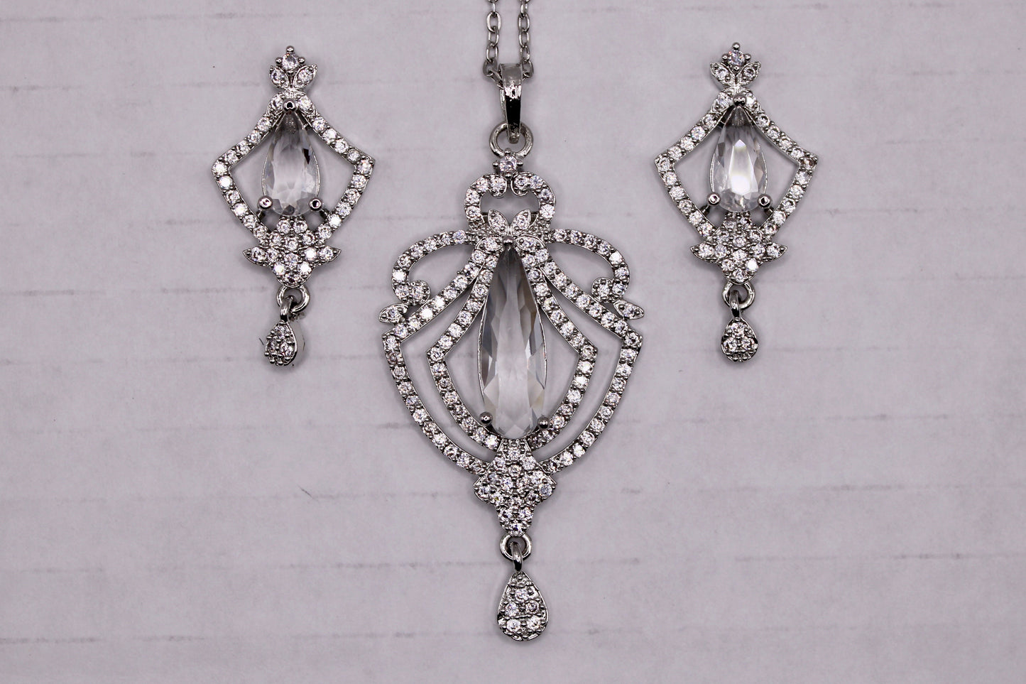Cubic Zirconia Pendant Set - E872