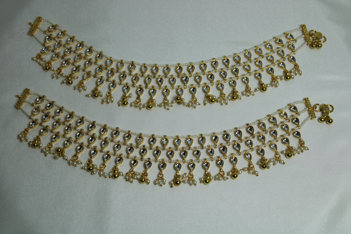 Faux Kundan And Pearl Anklet - E859
