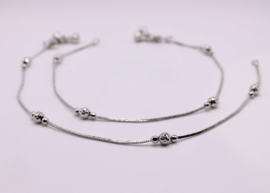 Minimalist Anklet with Appliqués - E7054