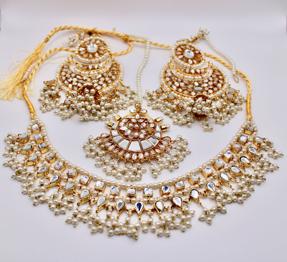 Sheesha Kundan And Faux Pearl Necklace Set - E1222