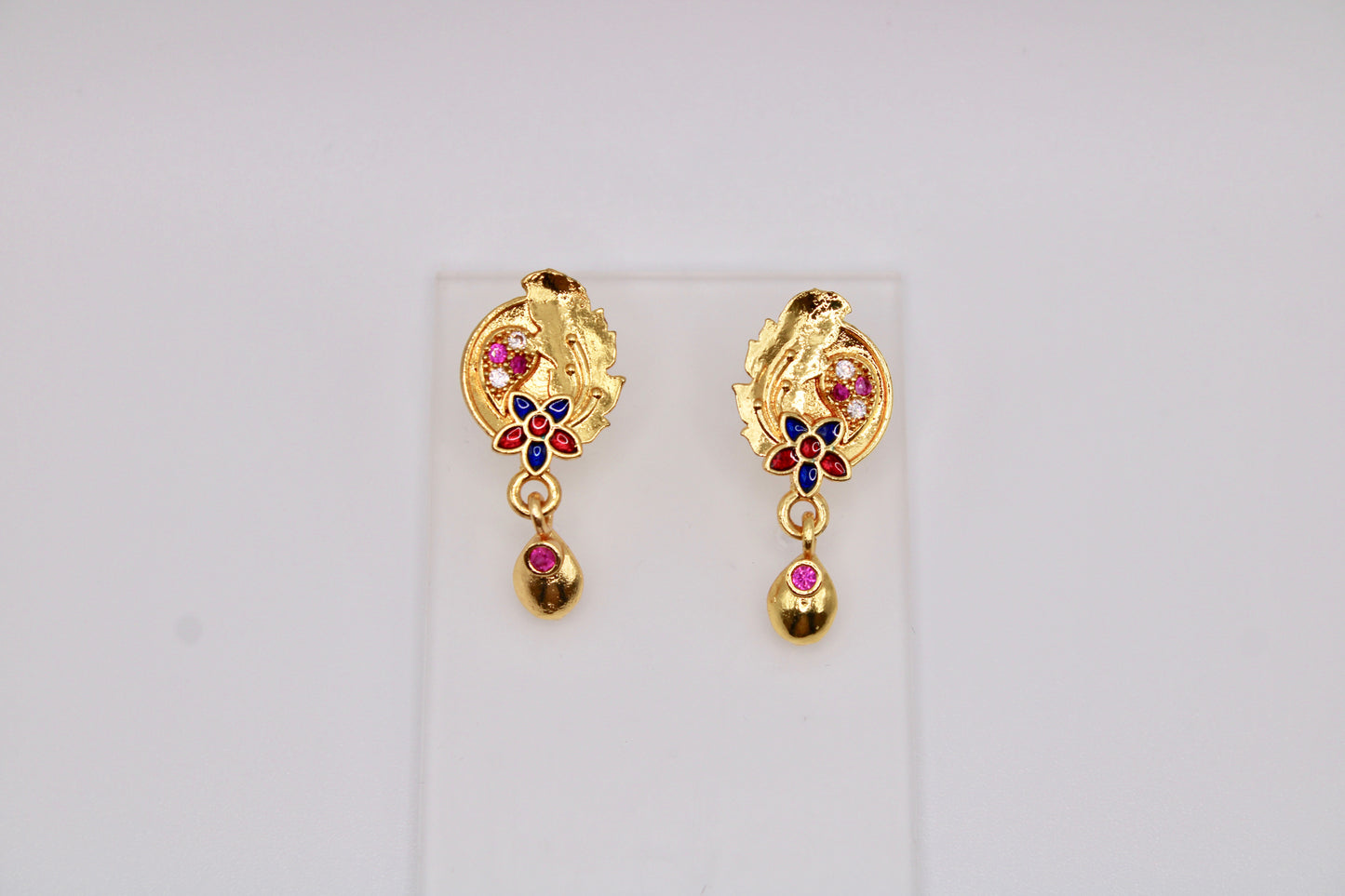 Gold-Tone Earrings With Stone Detailing - E1232