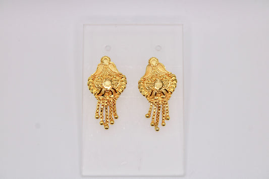 Gold-Tone Studs With Appliqués - E1254